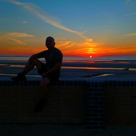 Gabriel Guesthouse Rhyl Esterno foto