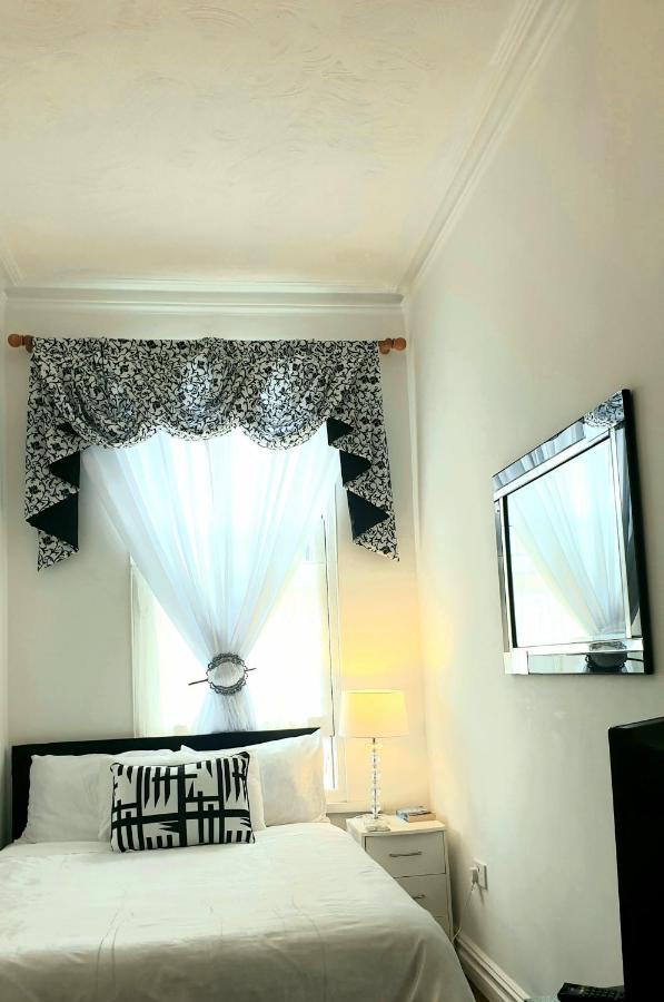 Gabriel Guesthouse Rhyl Esterno foto