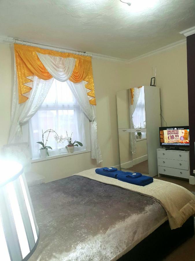 Gabriel Guesthouse Rhyl Esterno foto